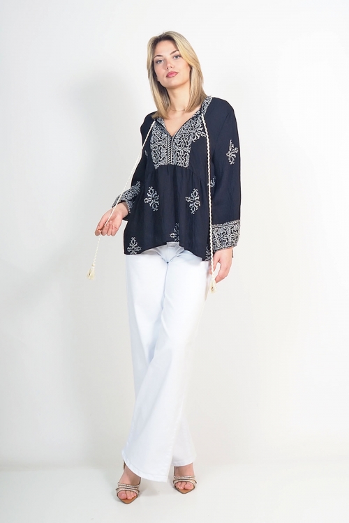 Boho longsleeved embroidered shirt