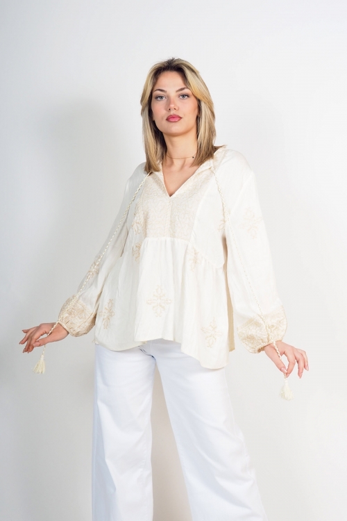 Boho longsleeved embroidered shirt