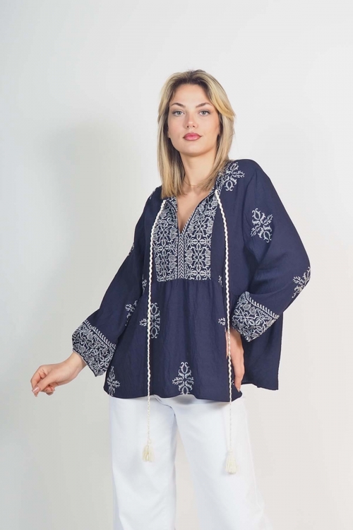 Boho longsleeved embroidered shirt