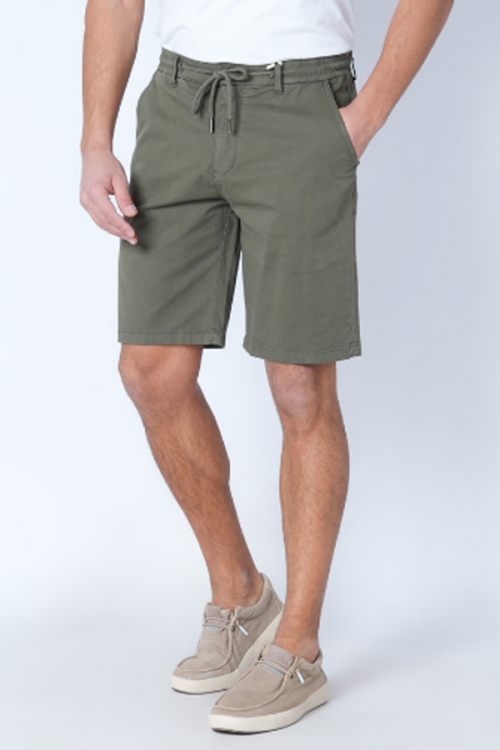 Chino shorts Chris