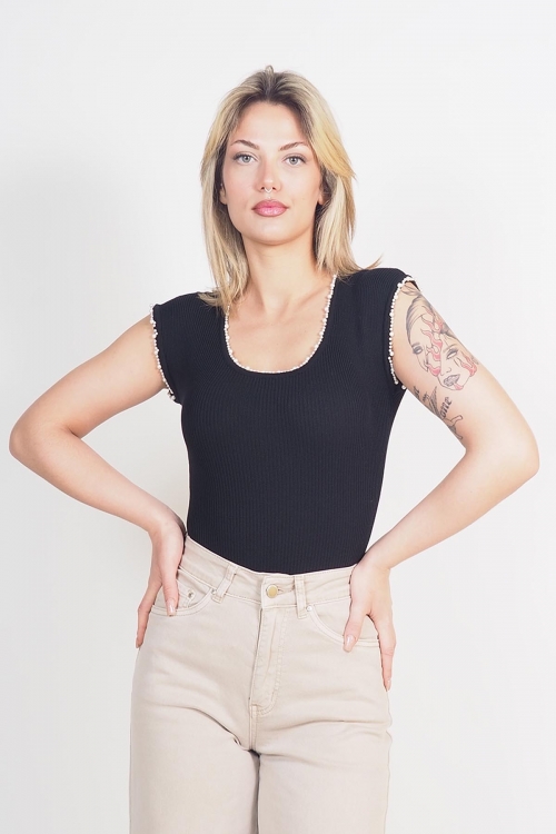 Knit t shirt with pearls