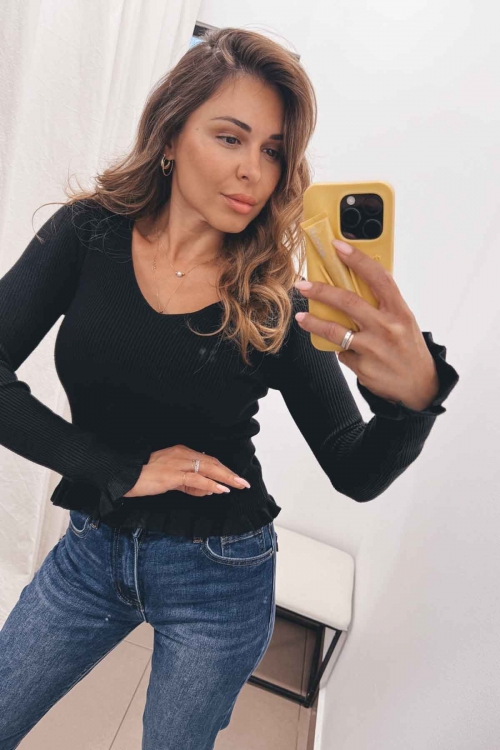 Knit v cut top Drew