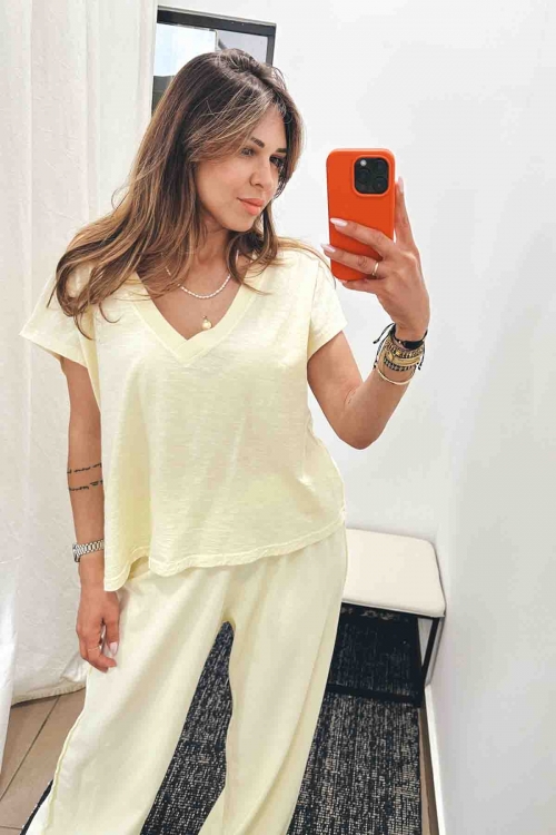 Liria v cut t shirt
