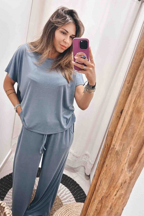 Loοse trousers River