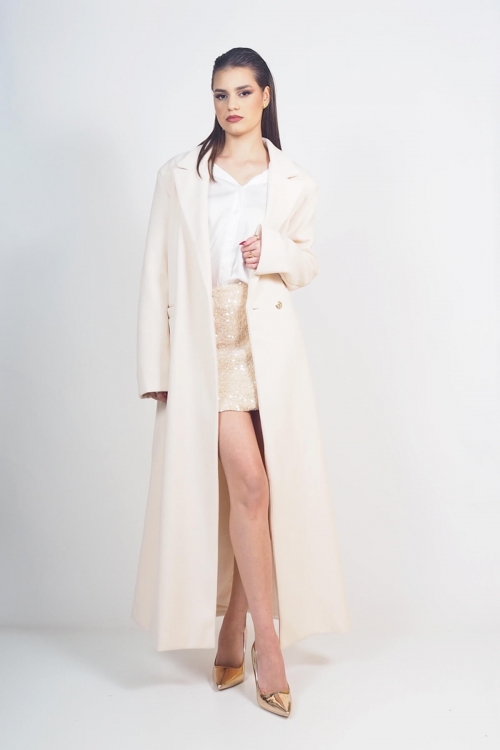 Long textured coat with pockets