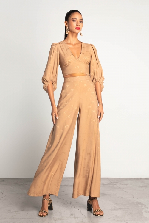 Moutaki logo wrap top