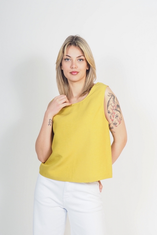 Moutaki v cut top