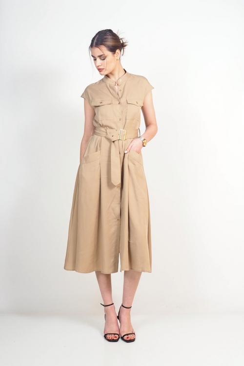 Sleeveless dress with belt