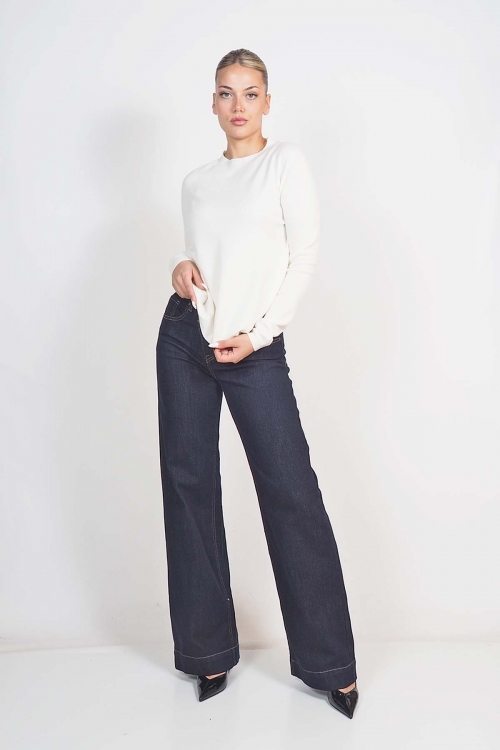 Soft knit roundcut top Frances