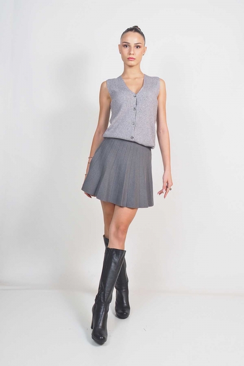 Soft knit vest with buttons Carrie