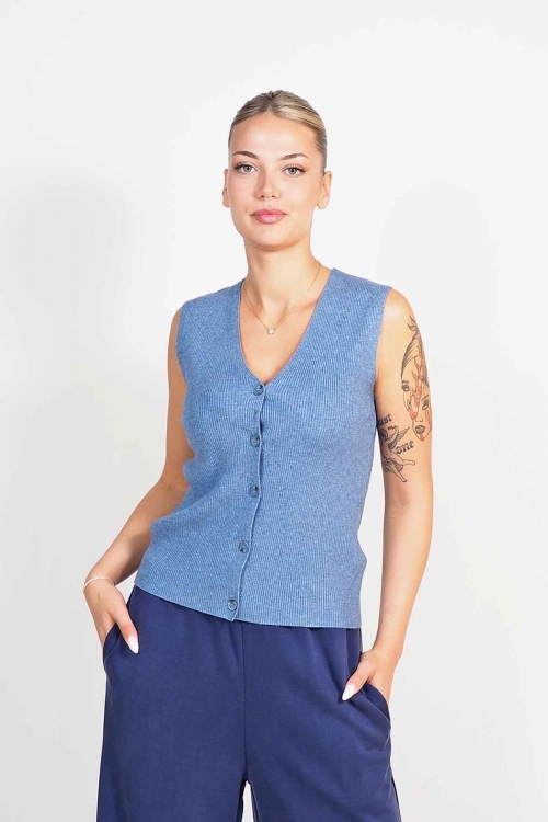 Soft knit vest with buttons Carrie