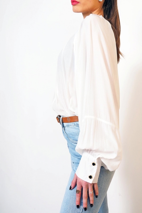 Soft shirt with golden buttons