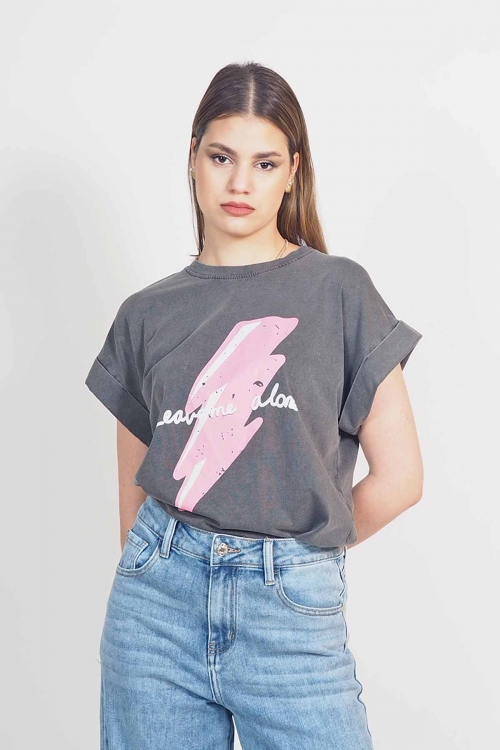 Stonewashed top Leave me alone
