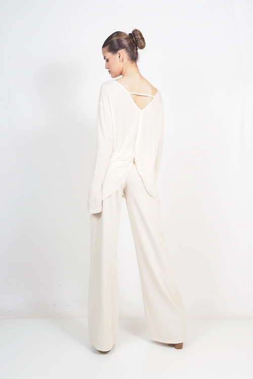 V cut loose top Sarah